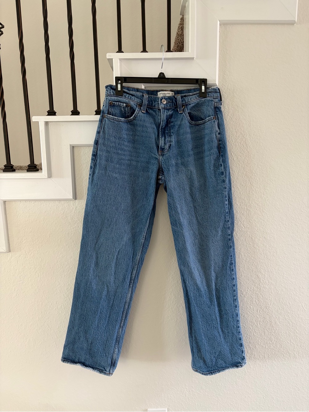 Abercrombie Low Rise Baggy Jeans 27 Regular Medium Wash
